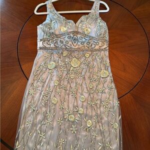 Sue Wong silver and Gray Embellished V-neck/V-back cocktail dress. Size 8.